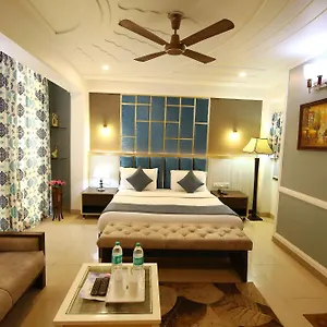 A Family Oppera Near Igi Airport 4*, New Delhi Inde